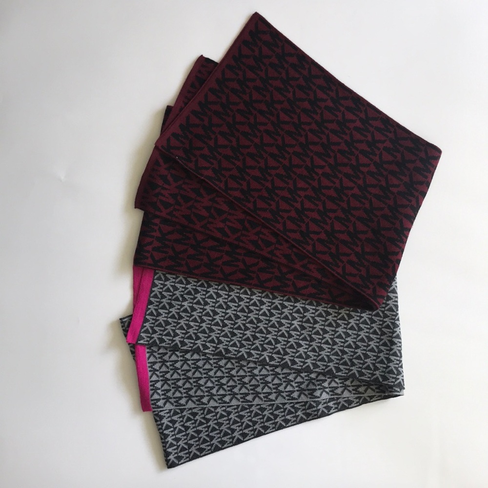Lot of two MK SIGNATURE knit scarves like NEW